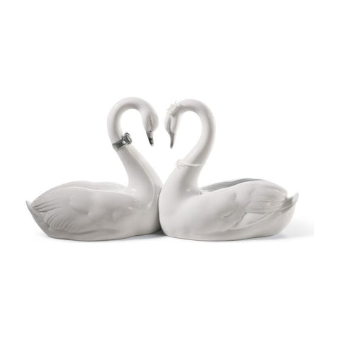 Endless Love Swans Figurine. Silver Lustre